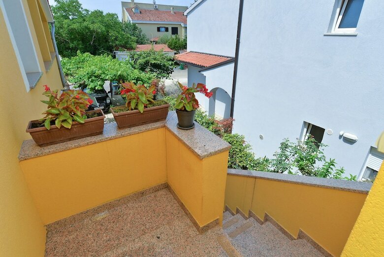 Apartment 436