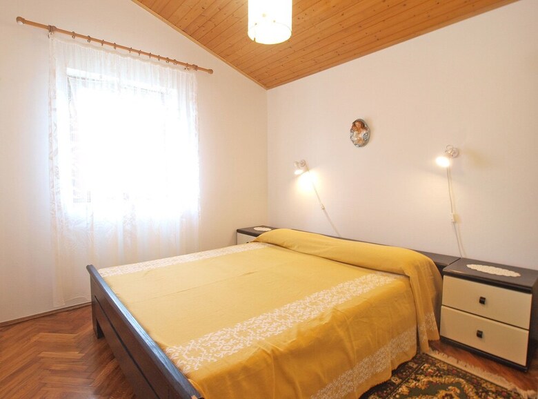 Apartment 728