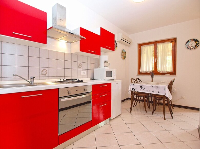 Apartment 739