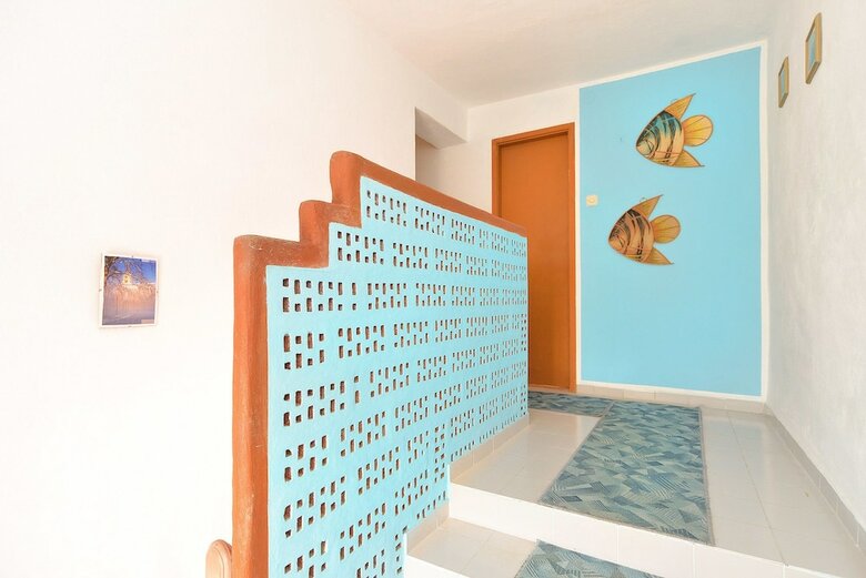 Apartment 725