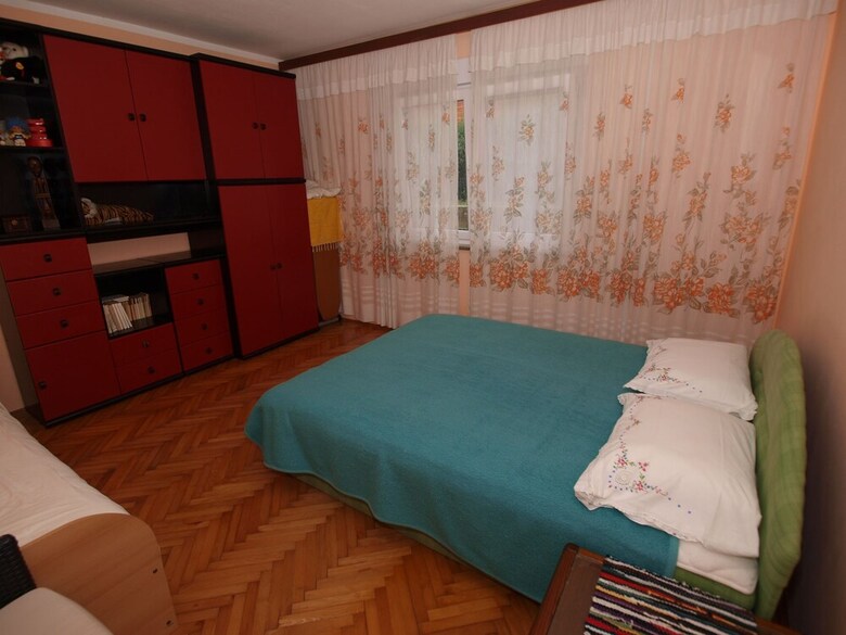 Apartment 752
