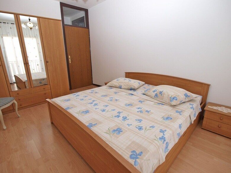 Apartment 914