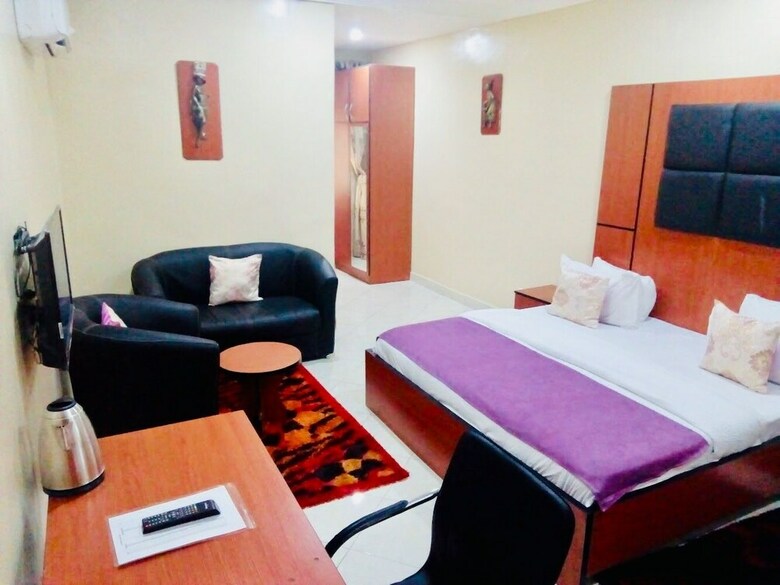 Hotel Limoh Suites