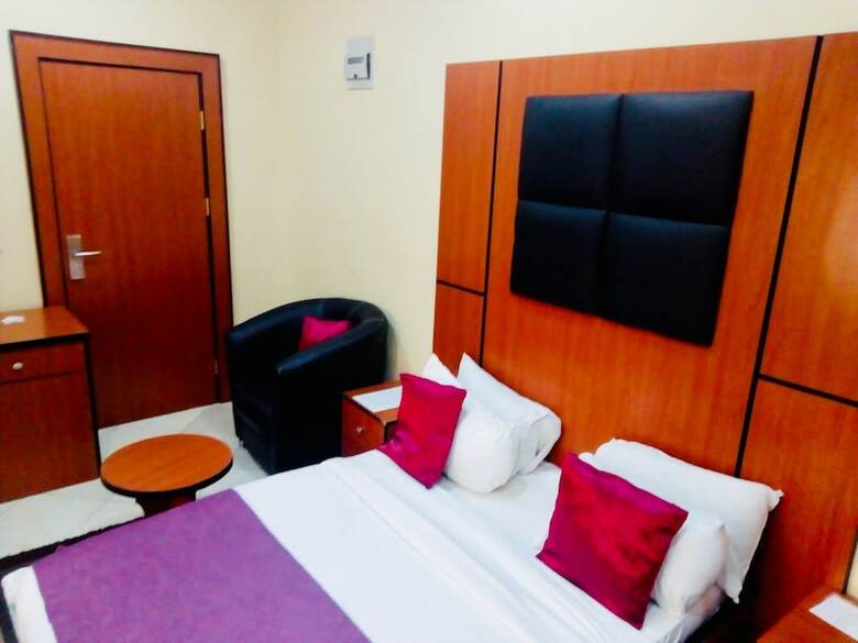 Hotel Limoh Suites