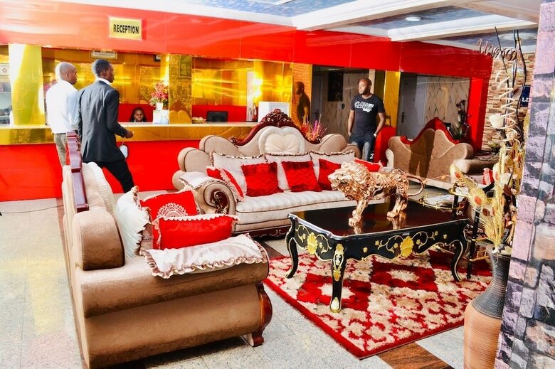 Hotel Limoh Suites
