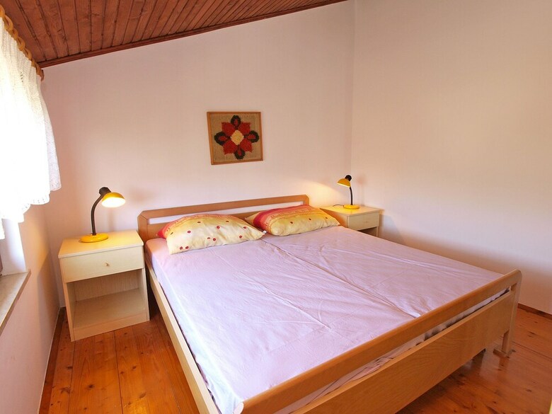 Apartment 895