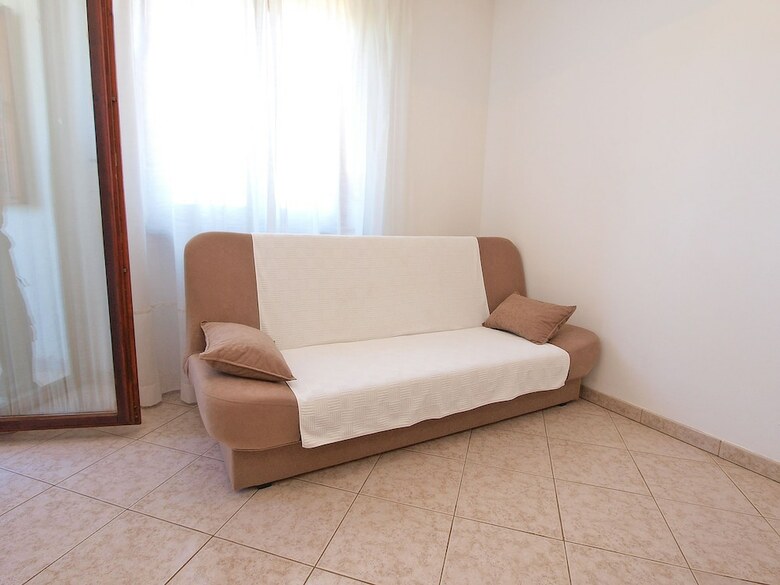 Apartment 909