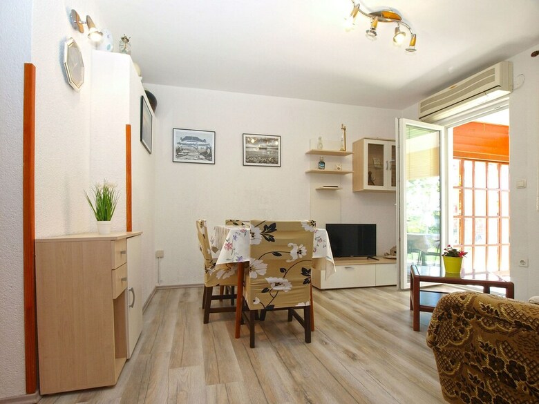 Apartment 903