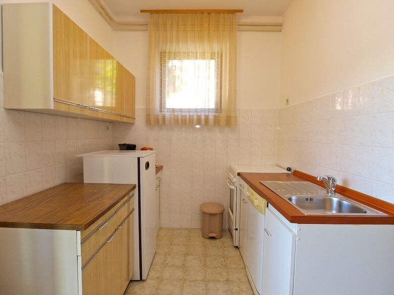 Apartment 911