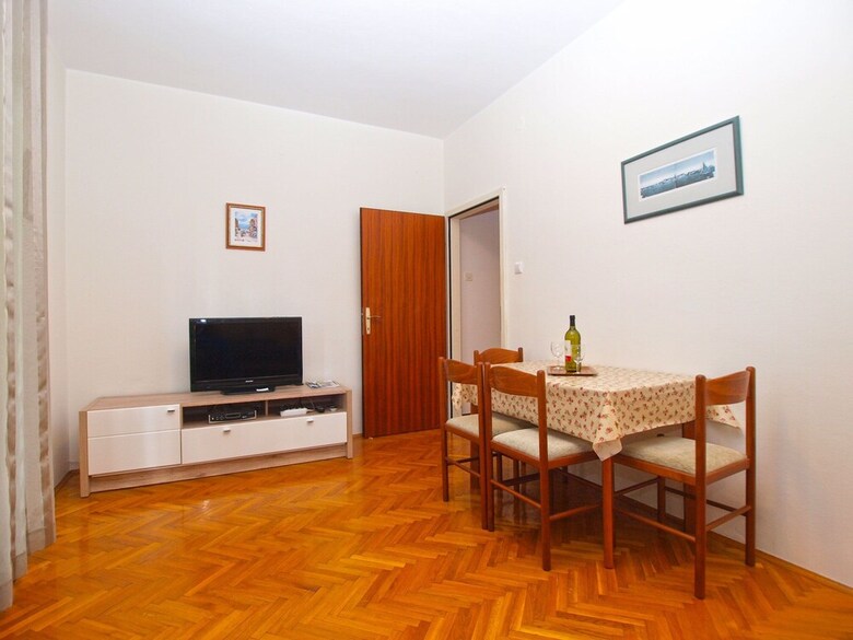 Apartment 1001
