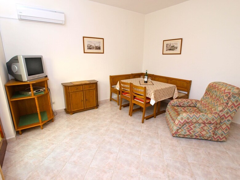 Apartment 1001
