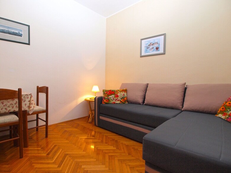 Apartment 1001