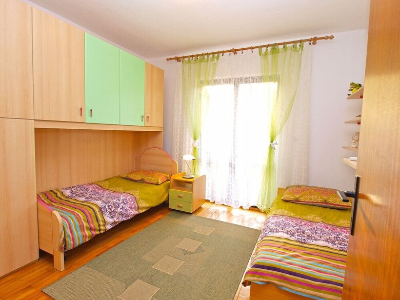 Apartment 946