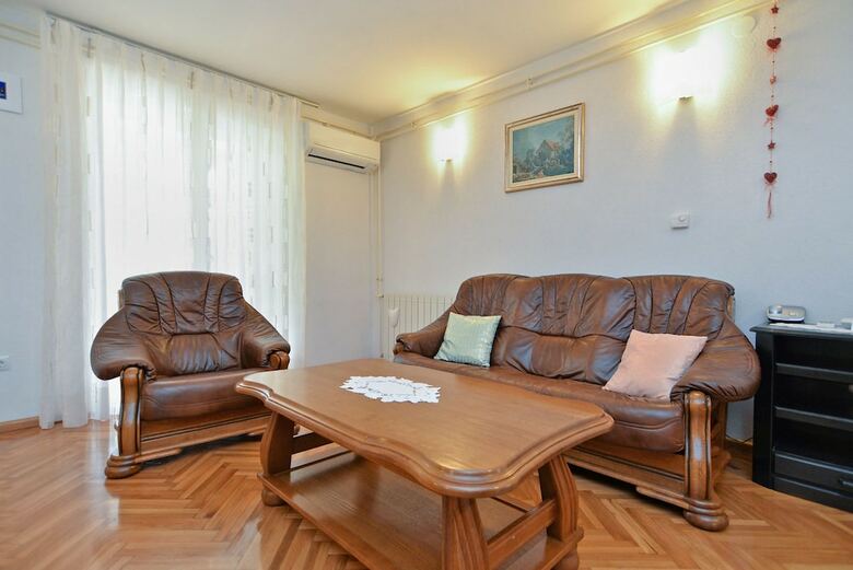 Apartment 1064