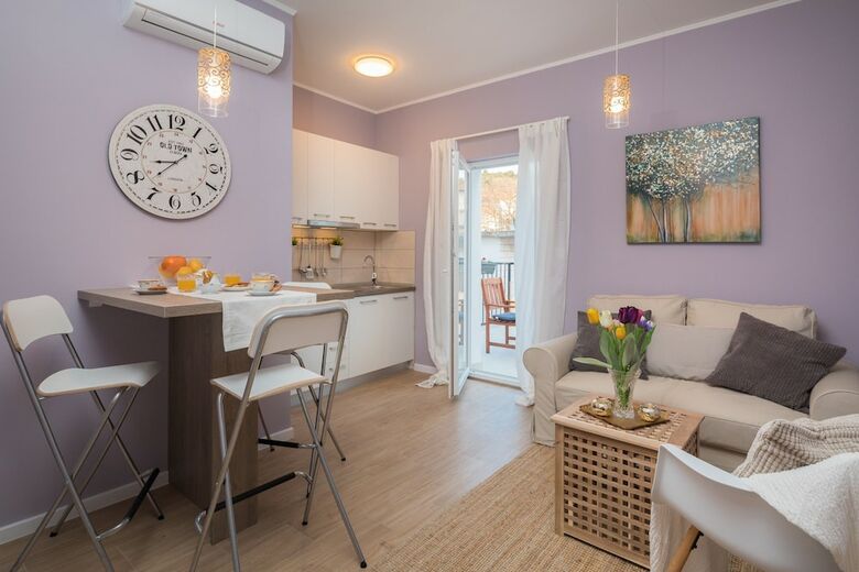 Apartments Zlatin Dvor
