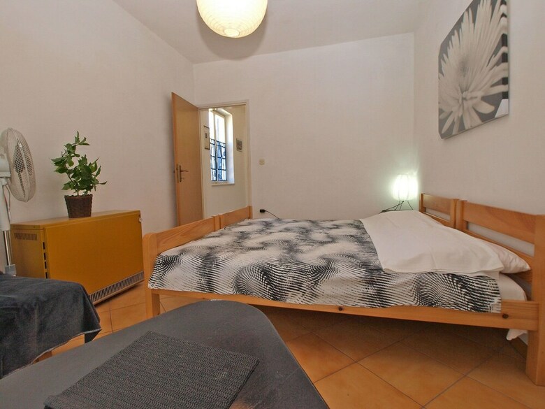 Apartment 1095