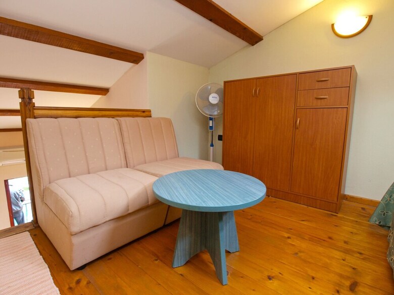 Apartment 1049