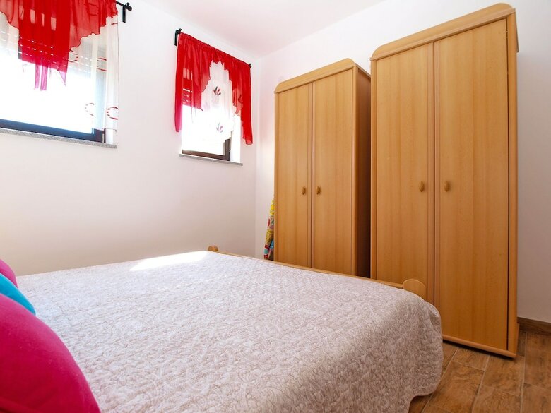 Apartment 1200