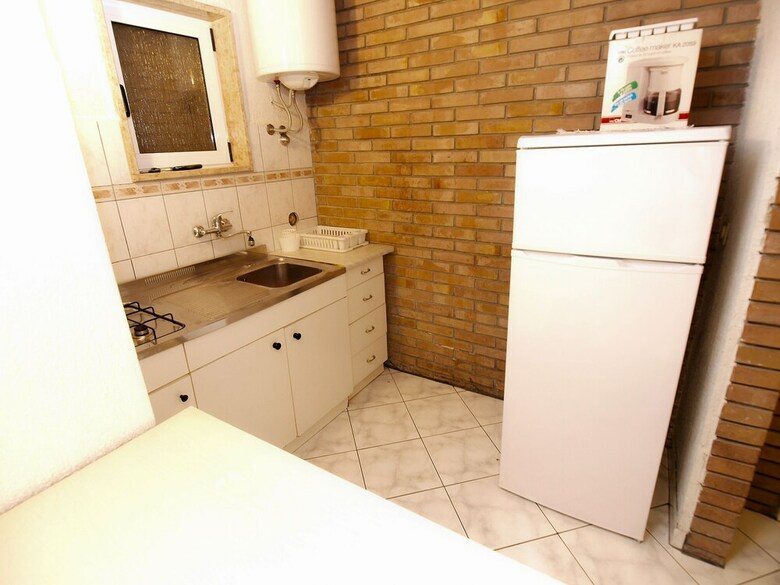 Apartment 977