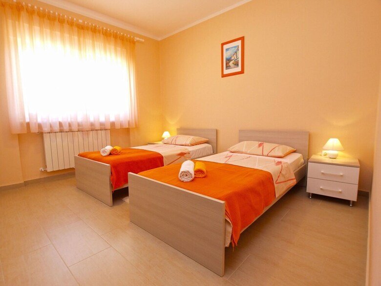 Apartment 1386