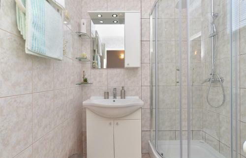 Apartment 1375