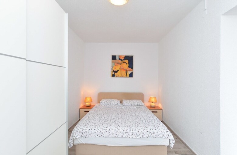 Apartment 1363