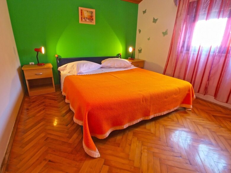 Apartment 1376