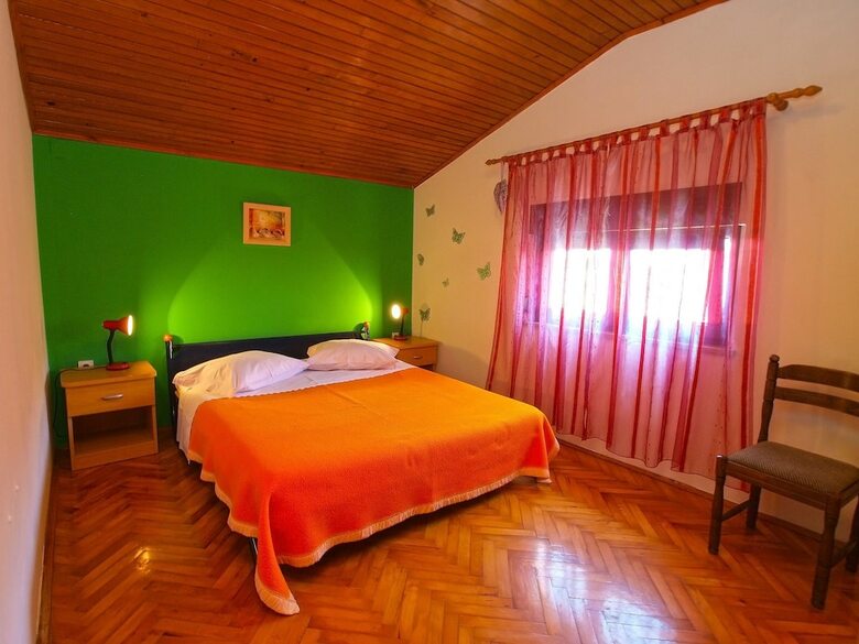 Apartment 1376