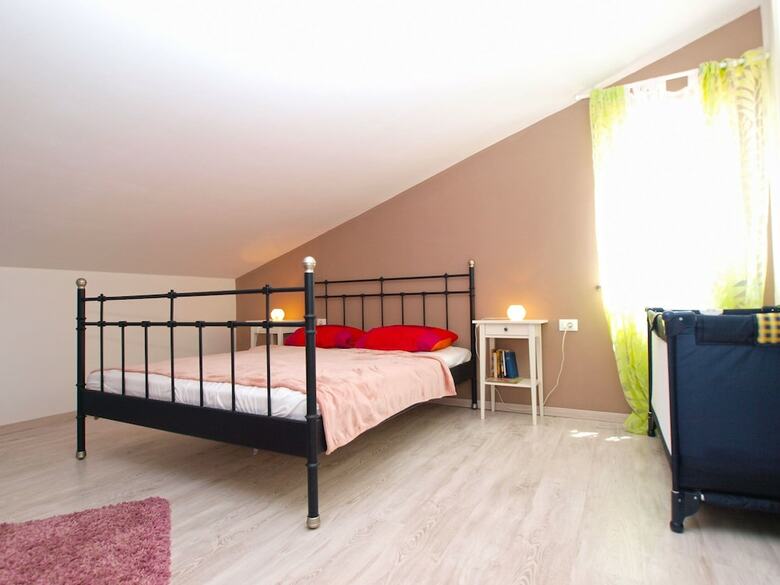 Apartment 1418