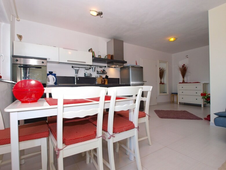 Apartment 1418