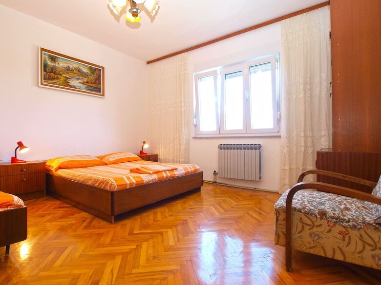 Apartment 1051