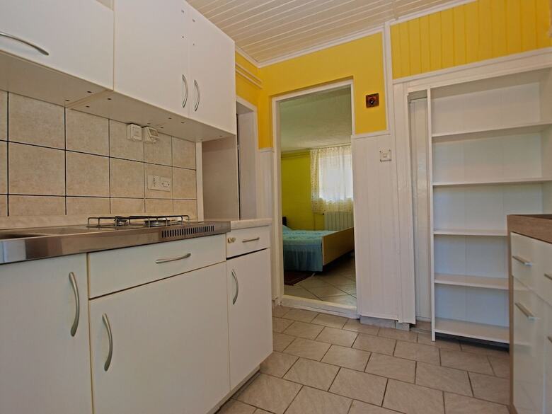 Apartment 1112