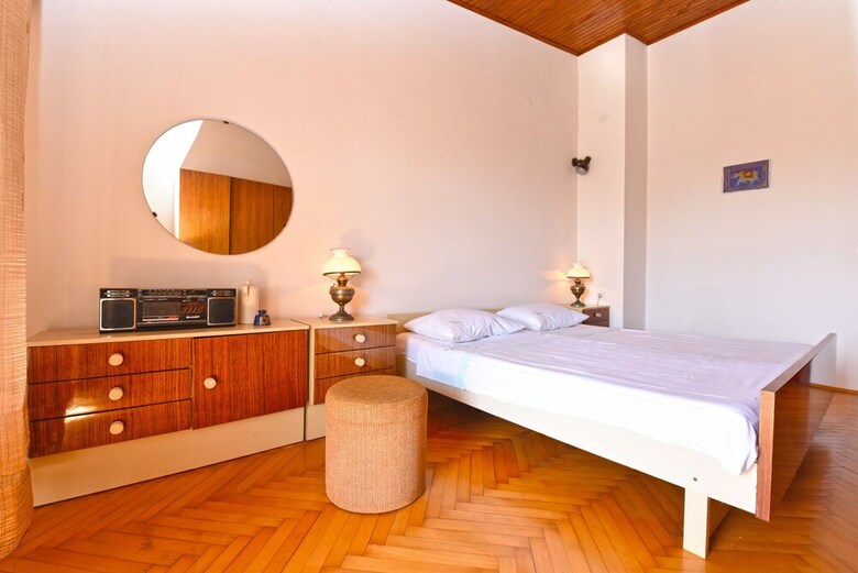 Apartment 1560
