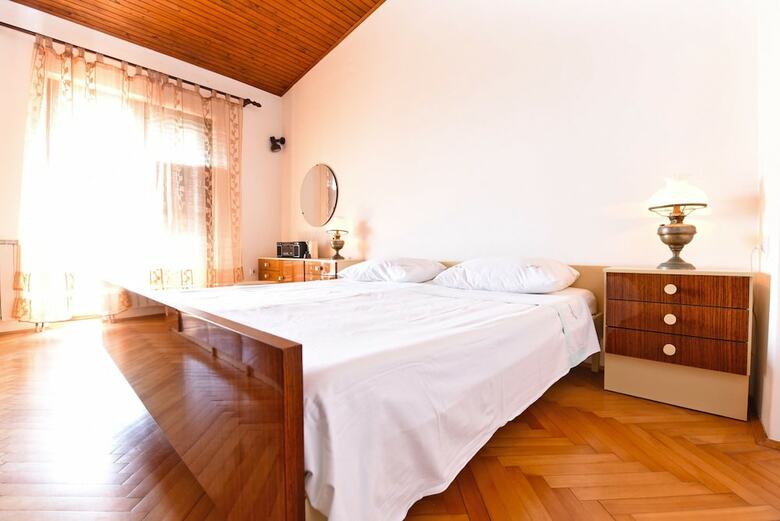 Apartment 1560
