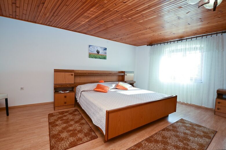 Apartment 1492