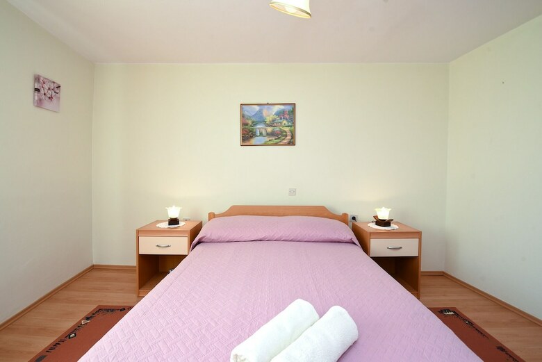 Apartment 1492