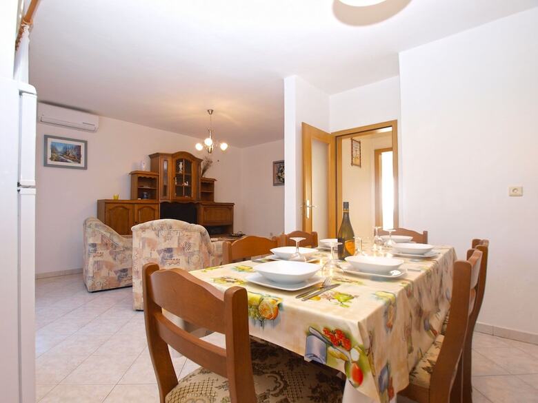 Apartment 1481