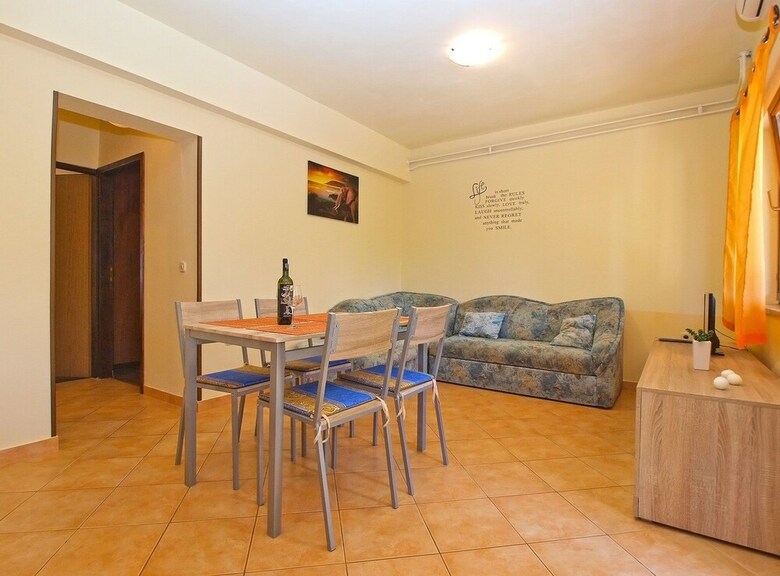 Apartment 1468