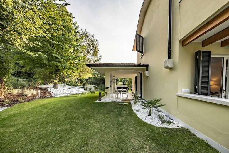 Italia Living Villa