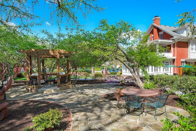 Posada Oak Street Mansion
