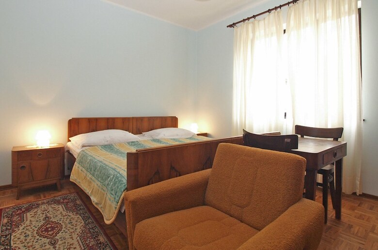 Apartment 1583