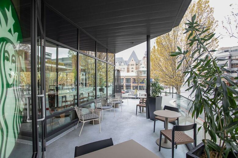 Doubletree By Hilton Hotel & Suites Victoria