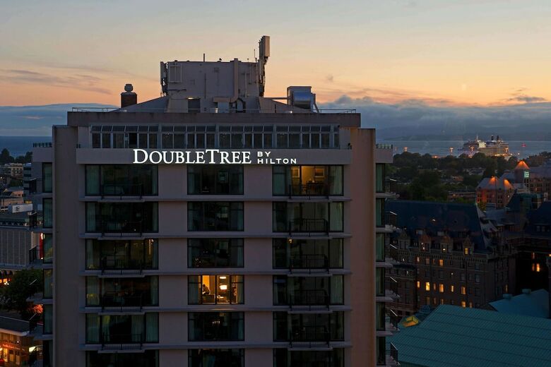 Doubletree By Hilton Hotel & Suites Victoria