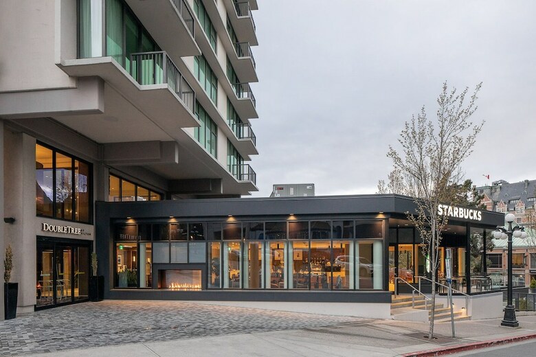 Doubletree By Hilton Hotel & Suites Victoria