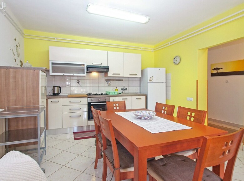 Apartment 1623