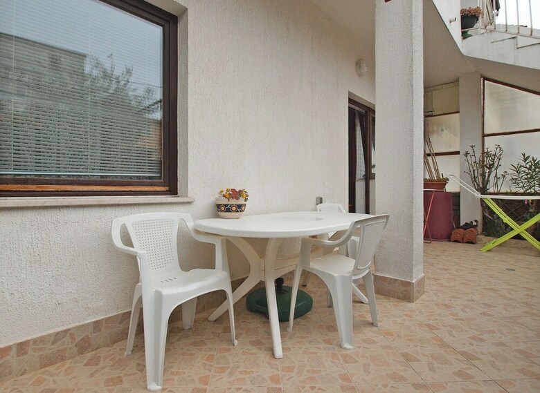 Apartment 1569