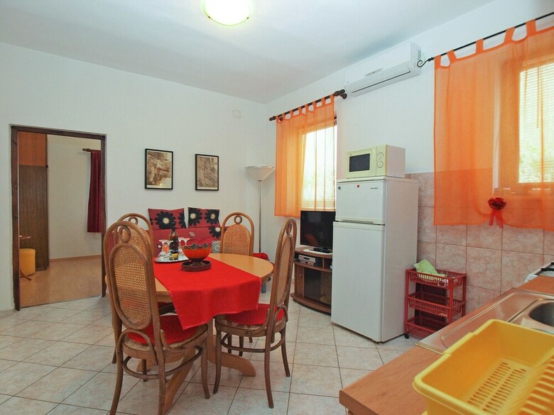 Apartment 1569