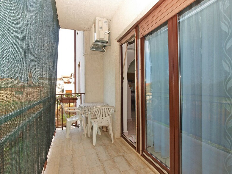 Apartment 1563