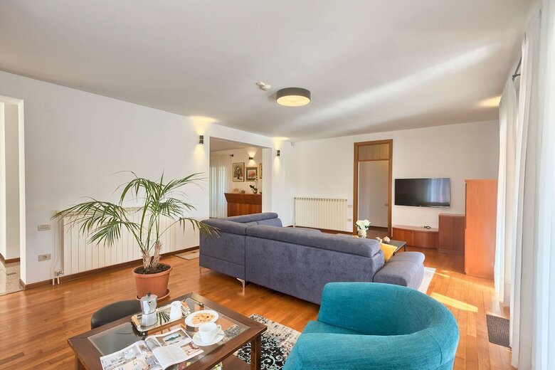 Apartment 1564
