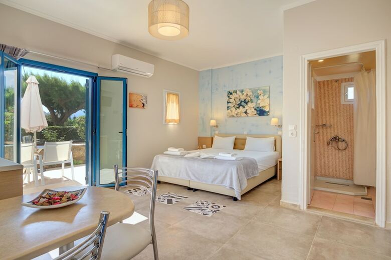 Pyrgos Beach Hotel Apartments